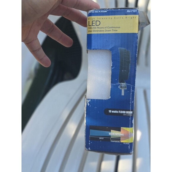 NIB Pilot Automotive NV-710T 18 Watt 4" Round Hi-Intensity HD LED OFF-ROAD Light - Picture 7 of 7